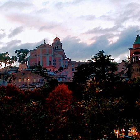 Casa Vacanze Nel Centro Storico Di Fermo Happy Song Exteriér fotografie