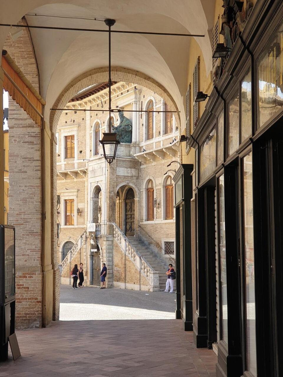 Casa Vacanze Nel Centro Storico Di Fermo Happy Song Exteriér fotografie