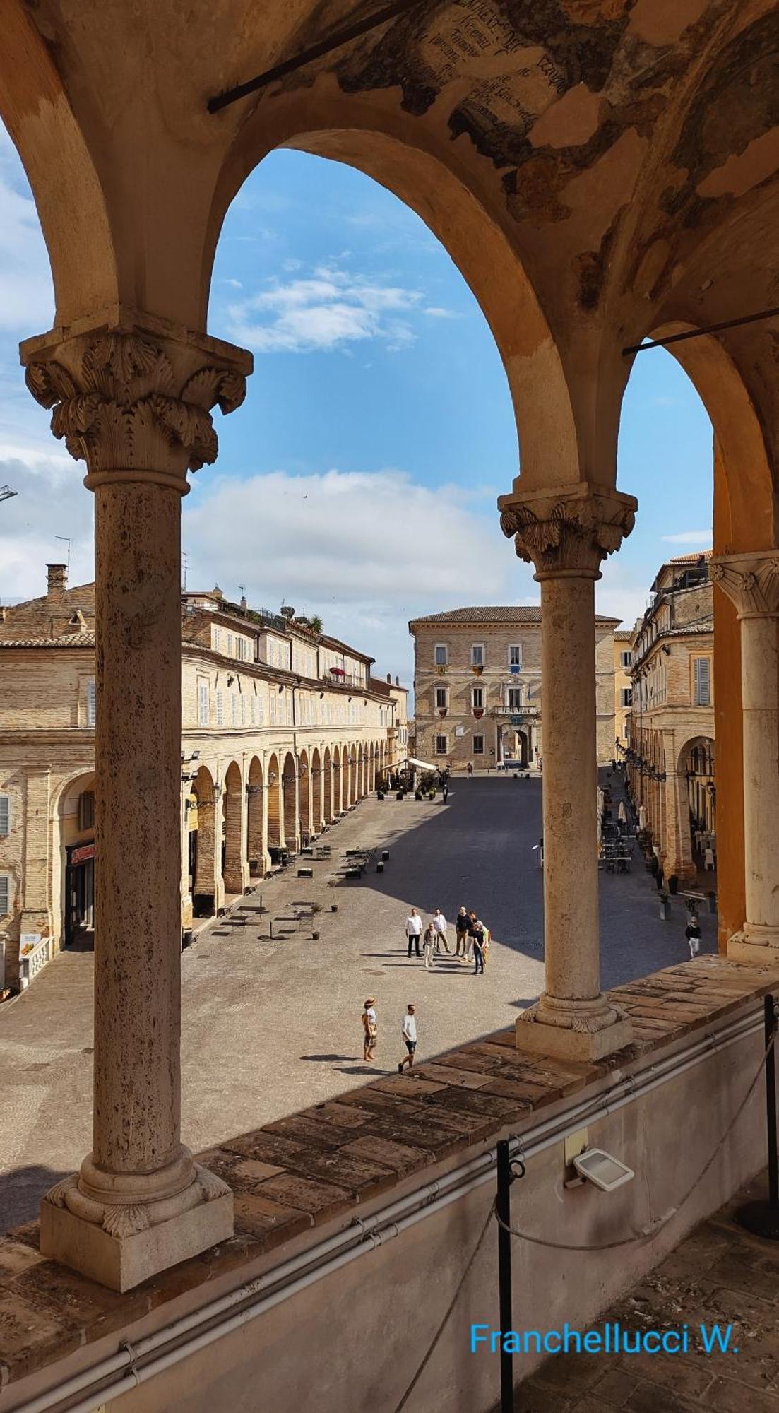 Casa Vacanze Nel Centro Storico Di Fermo Happy Song Exteriér fotografie
